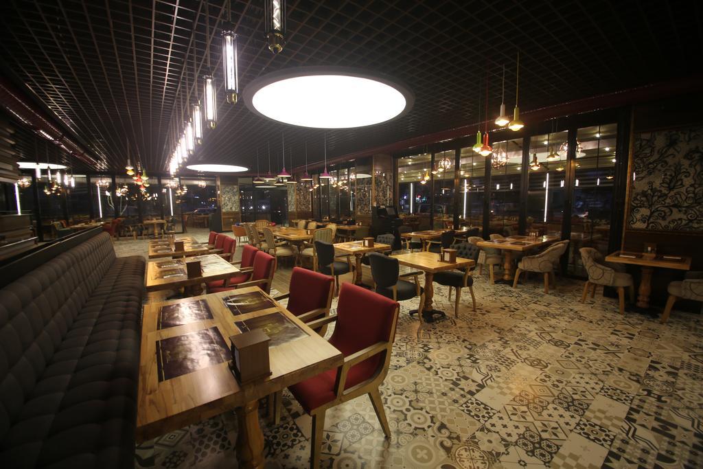 The Corner Hotel Sincan ภายนอก รูปภาพ