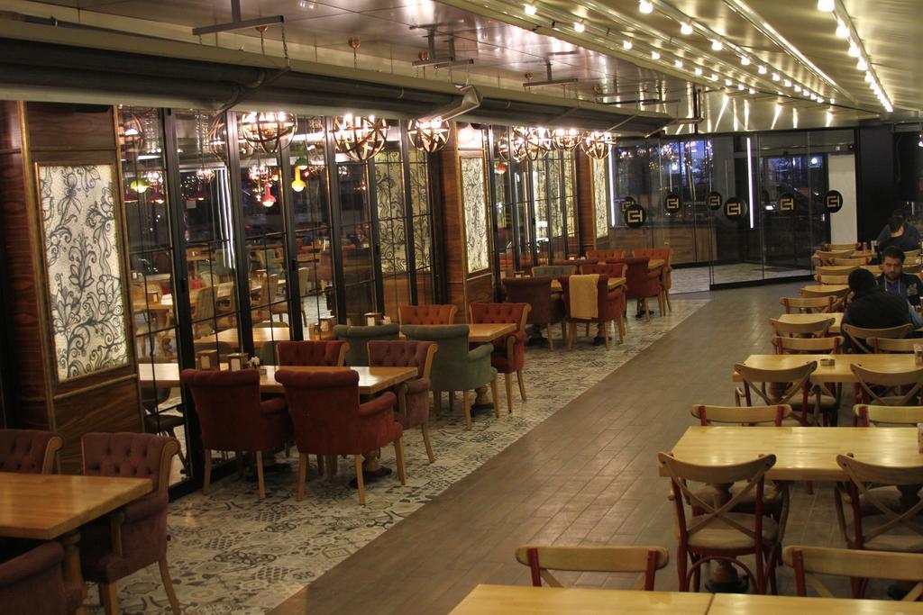 The Corner Hotel Sincan ภายนอก รูปภาพ