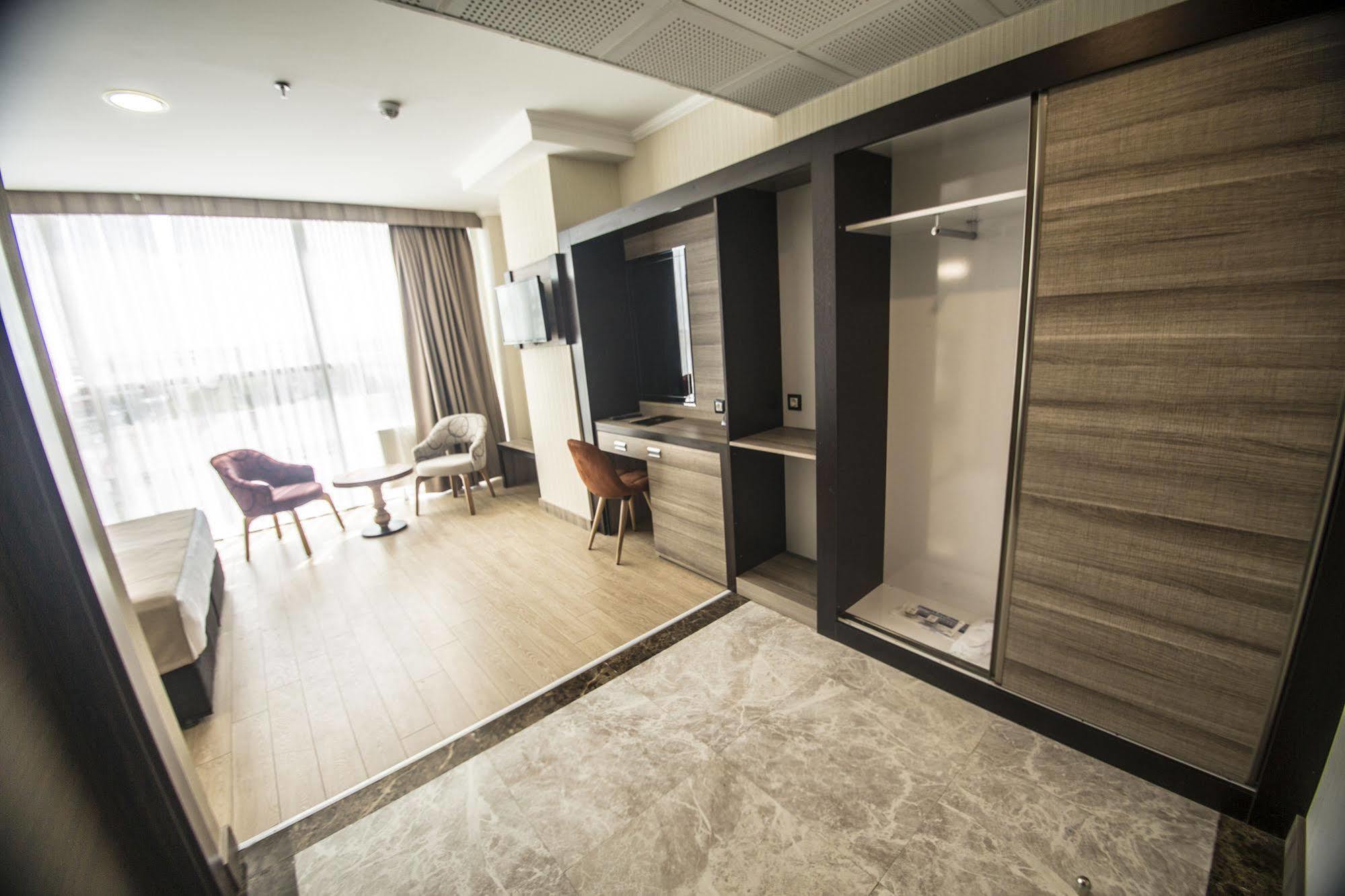 The Corner Hotel Sincan ภายนอก รูปภาพ